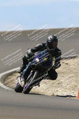 media/Sep-21-2025-TrackDaz (Sun) [[277c75b276]]/C Group/1240pm (Turn 2)/